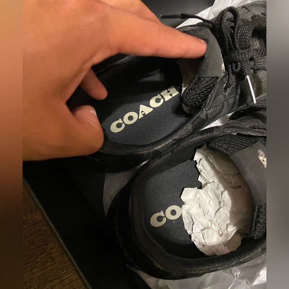 Coach size 11 good condition and leather material - Picture 2 of 3